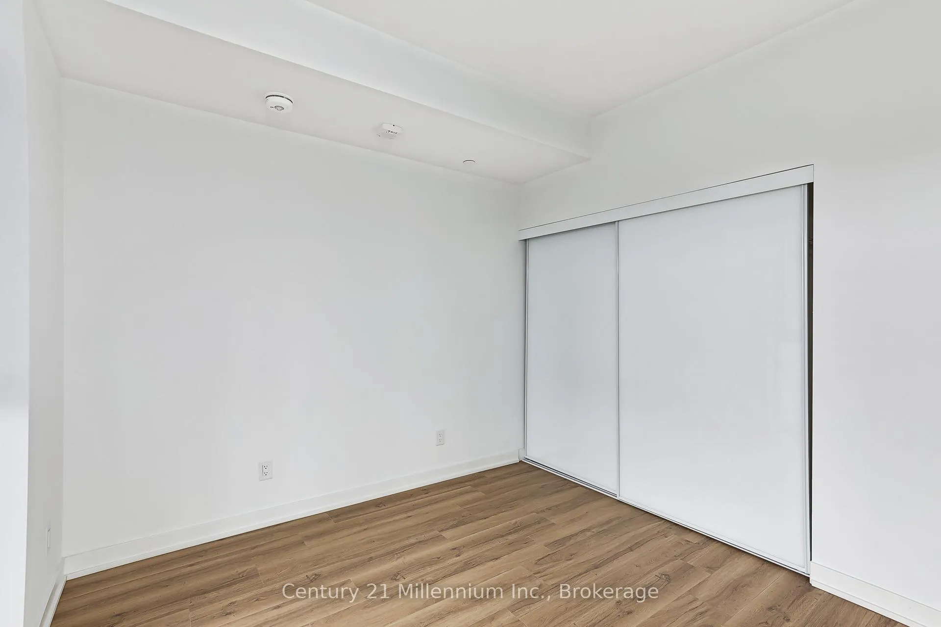 Photo 23 of Unit 306, 31 Huron Street, Collingwood — HOMEH