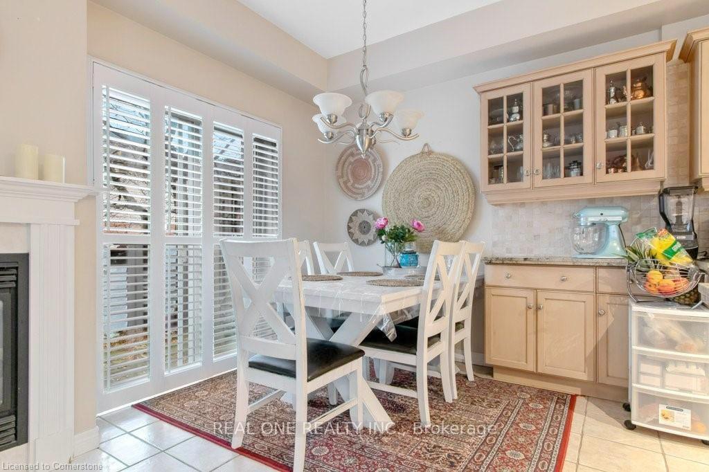 Photo 7 of Unit 35, 232 Stonehenge Drive, Hamilton, Meadowlands — HOMEH
