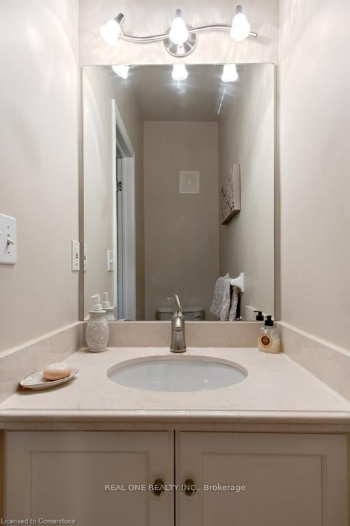 Photo 8 of Unit 35, 232 Stonehenge Drive, Hamilton, Meadowlands — HOMEH