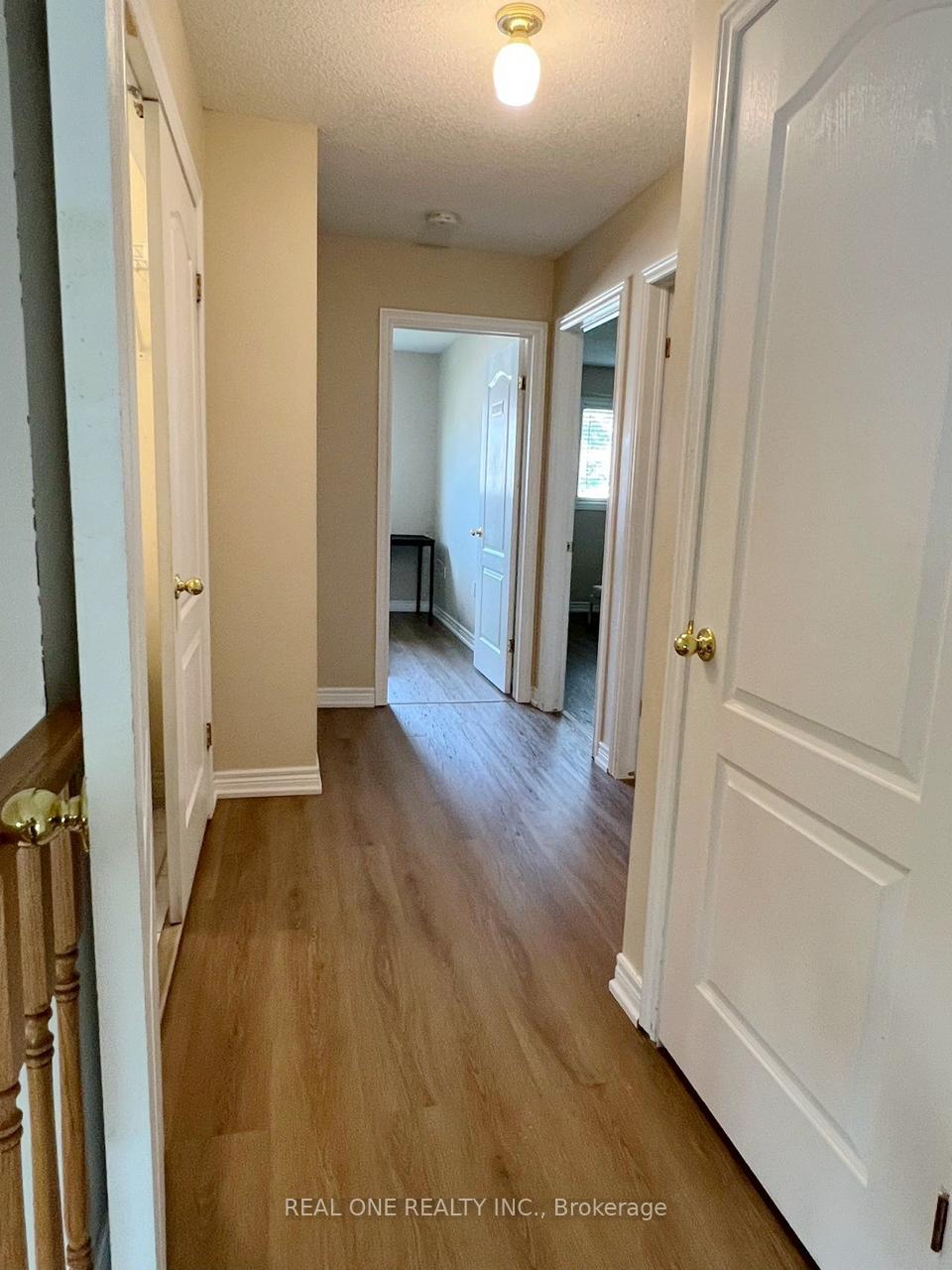 Photo 9 of Unit 35, 232 Stonehenge Drive, Hamilton, Meadowlands — HOMEH