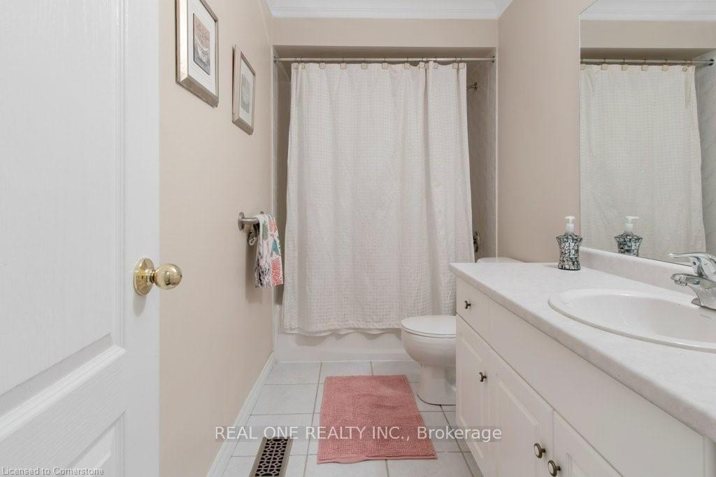 Photo 14 of Unit 35, 232 Stonehenge Drive, Hamilton, Meadowlands — HOMEH