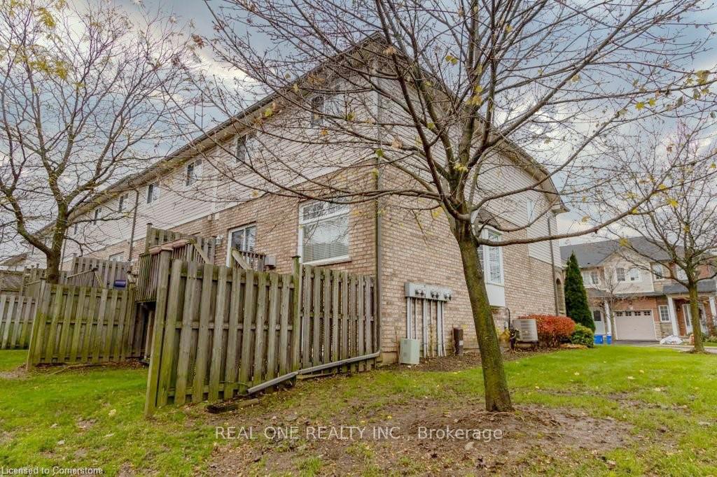 Photo 16 of Unit 35, 232 Stonehenge Drive, Hamilton, Meadowlands — HOMEH