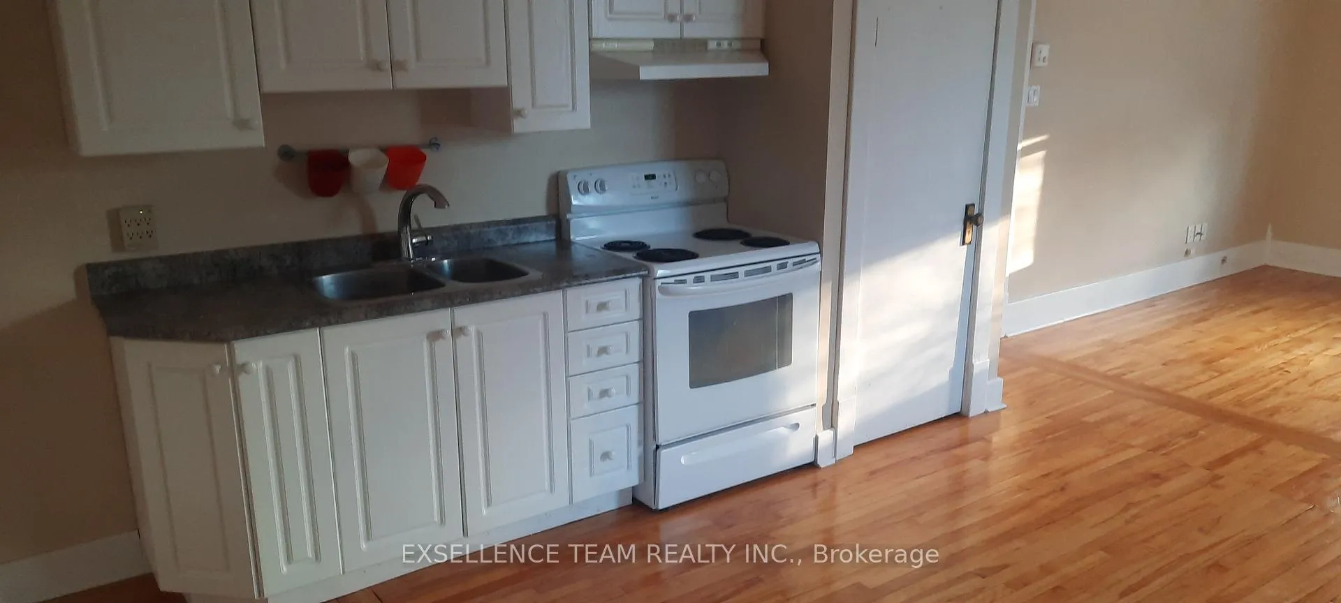 Photo 3 of 1800 Montreal Road, Cornwall — HOMEH