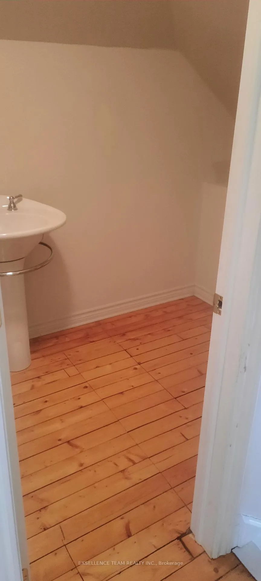 Photo 10 of 1800 Montreal Road, Cornwall — HOMEH