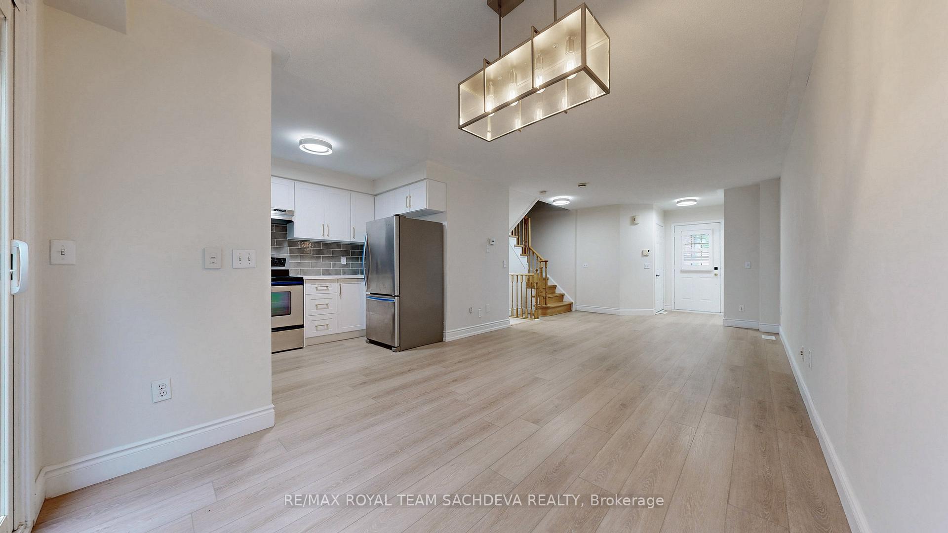 Photo 5 of 84 Greengrove Way, Whitby, Rolling Acres — HOMEH