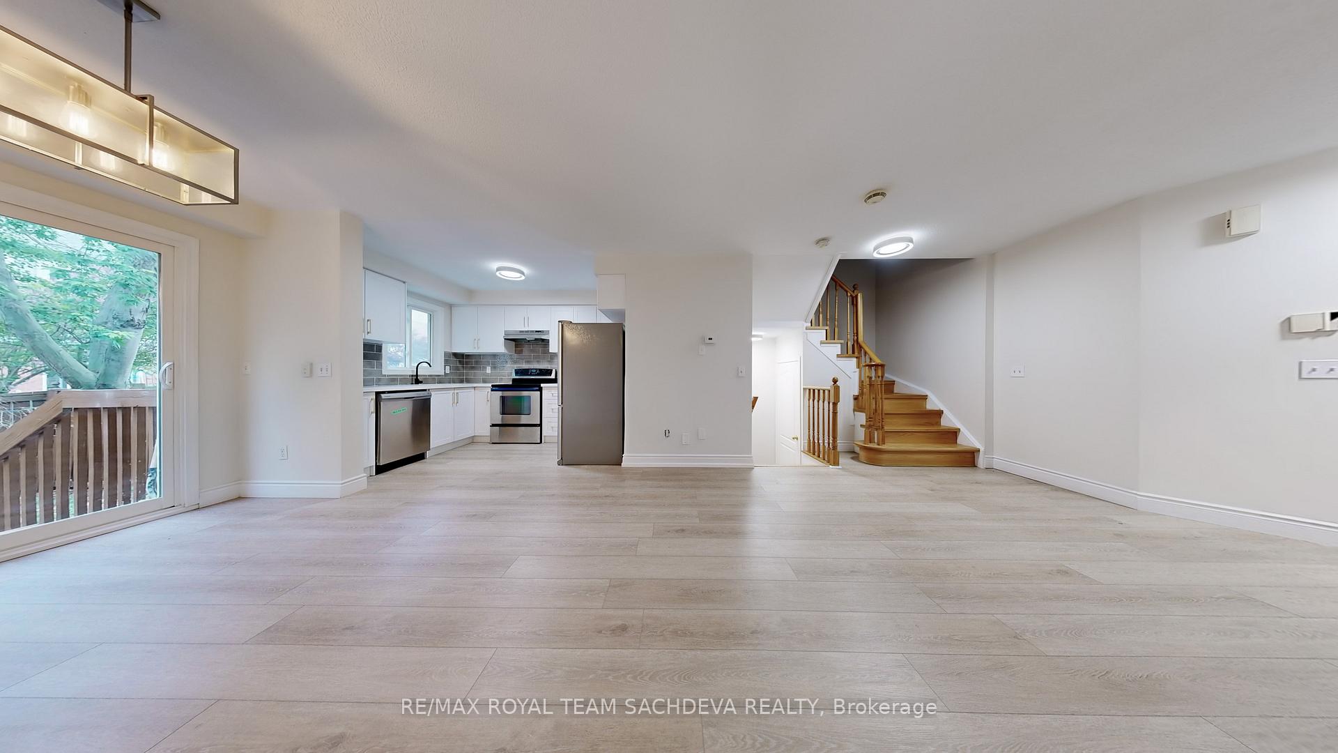 Photo 7 of 84 Greengrove Way, Whitby, Rolling Acres — HOMEH