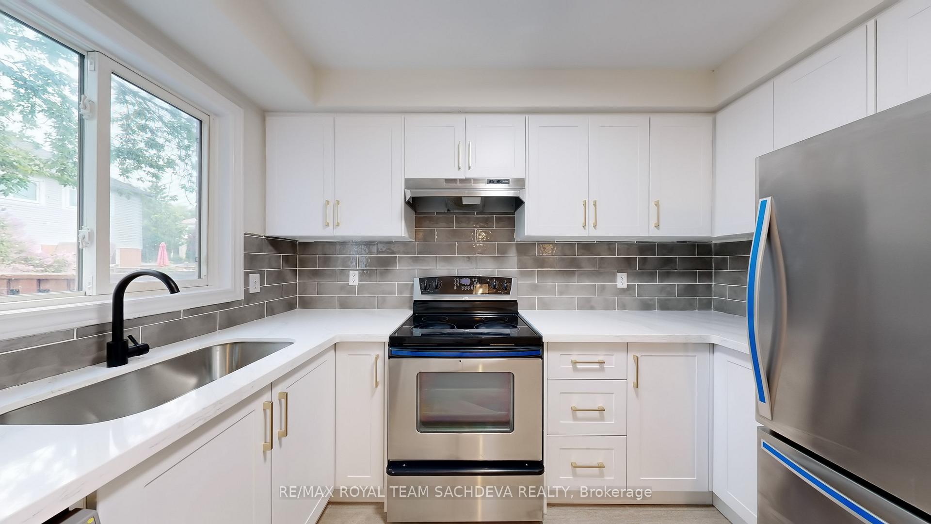 Photo 9 of 84 Greengrove Way, Whitby, Rolling Acres — HOMEH