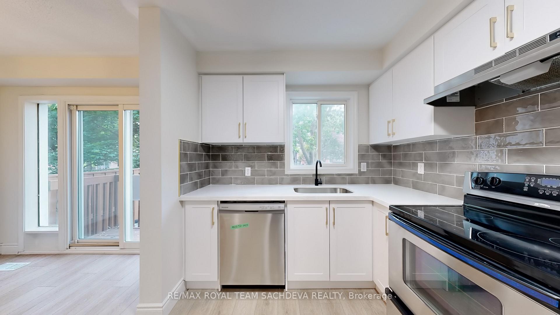 Photo 12 of 84 Greengrove Way, Whitby, Rolling Acres — HOMEH