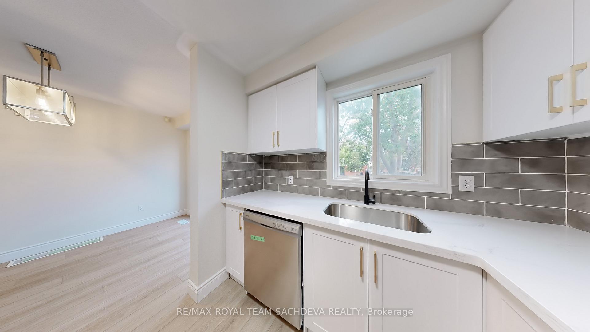 Photo 14 of 84 Greengrove Way, Whitby, Rolling Acres — HOMEH