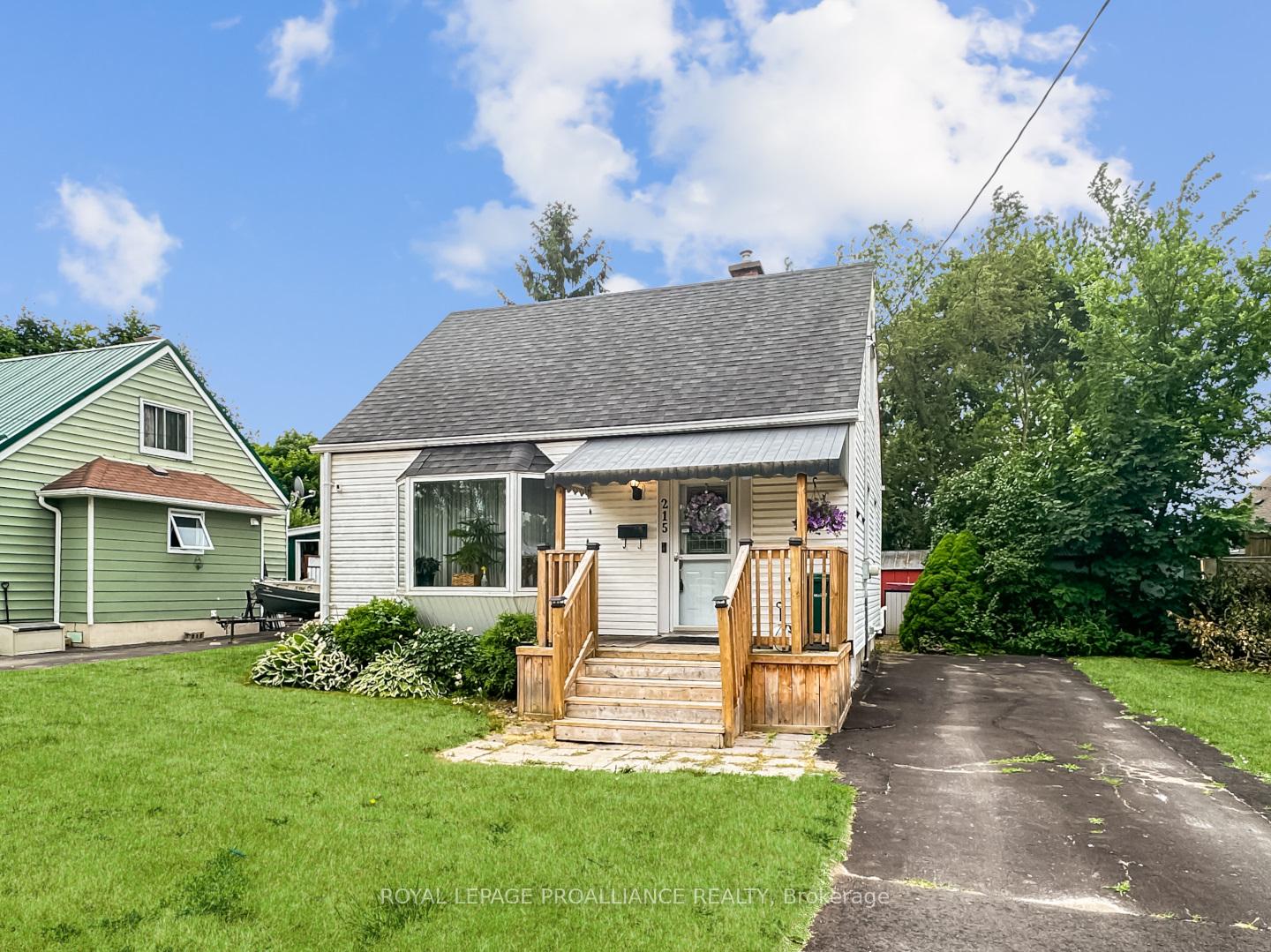 Photo 2 of 215 Pine Street, Belleville, Belleville Ward — HOMEH