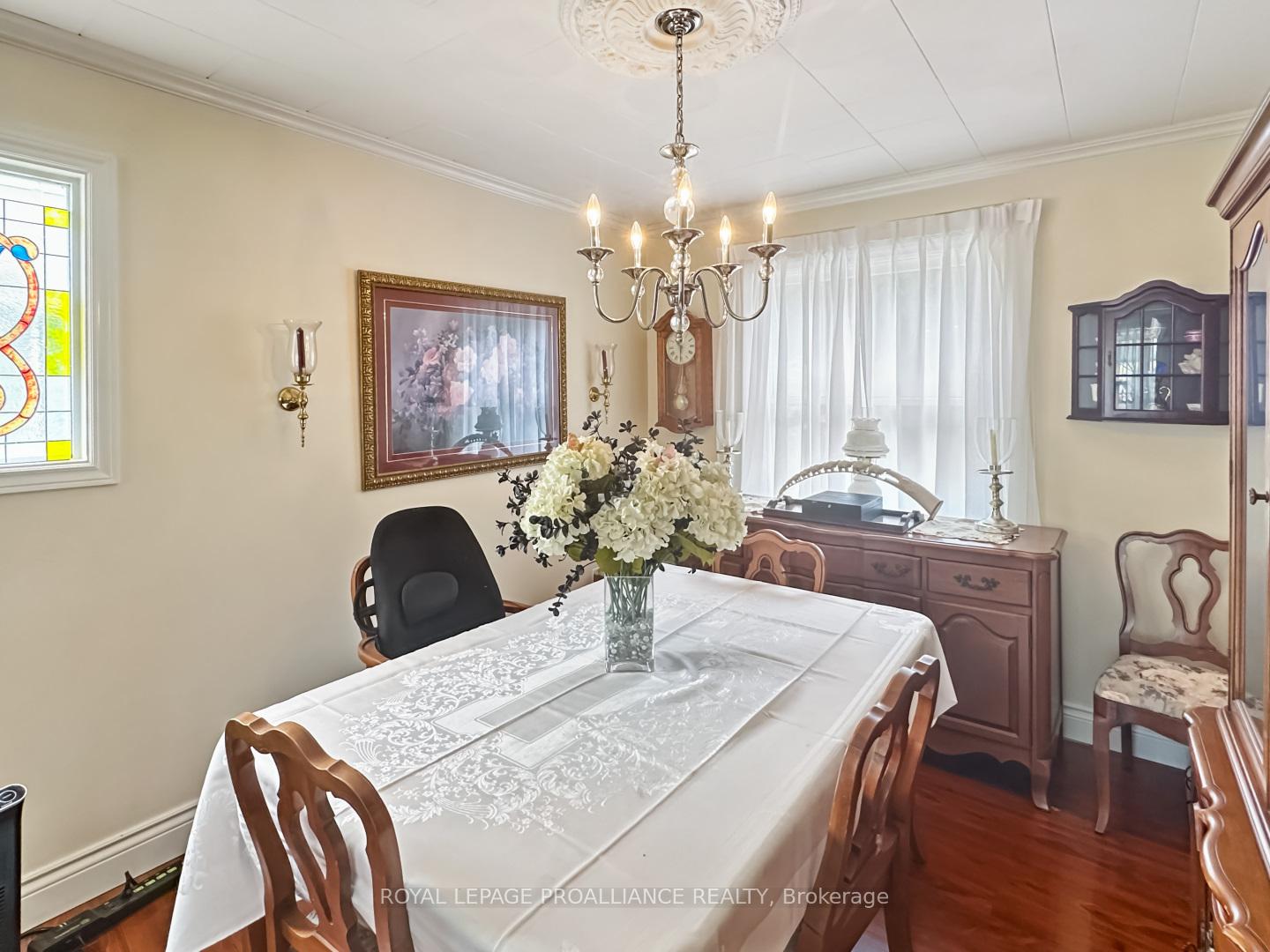 Photo 7 of 215 Pine Street, Belleville, Belleville Ward — HOMEH