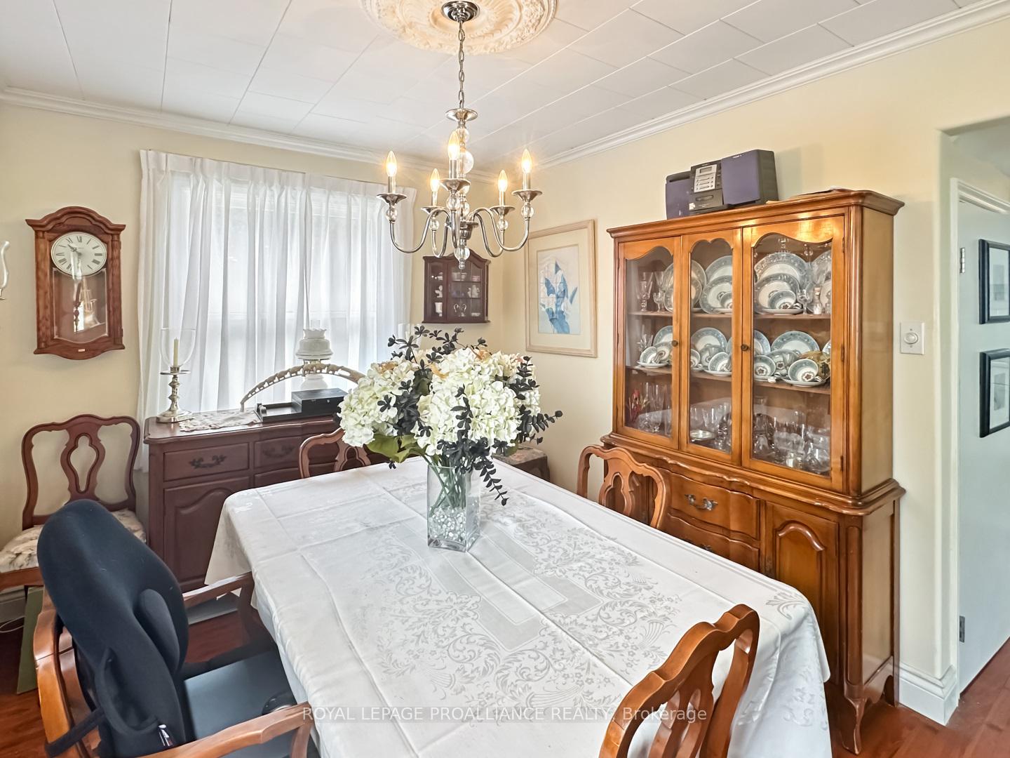 Photo 8 of 215 Pine Street, Belleville, Belleville Ward — HOMEH