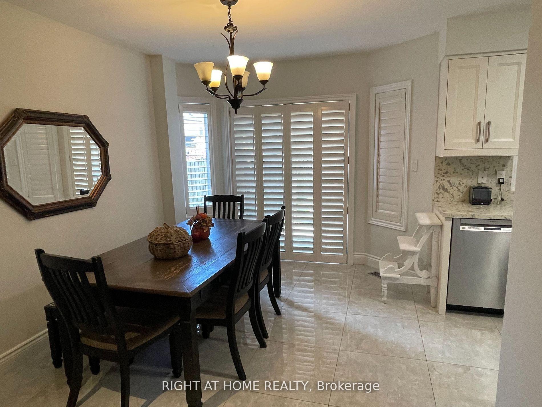 Photo 5 of 18 Archbury Circle, Caledon, Bolton East — HOMEH
