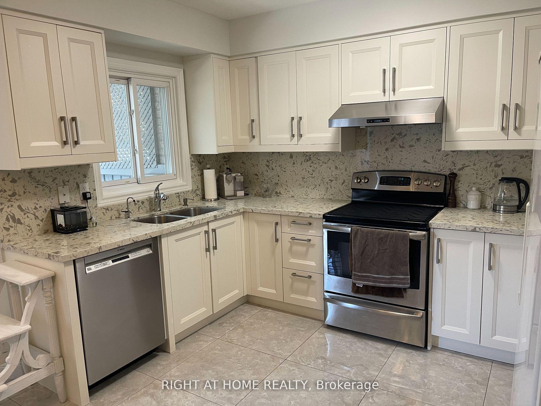 Photo 9 of 18 Archbury Circle, Caledon, Bolton East — HOMEH