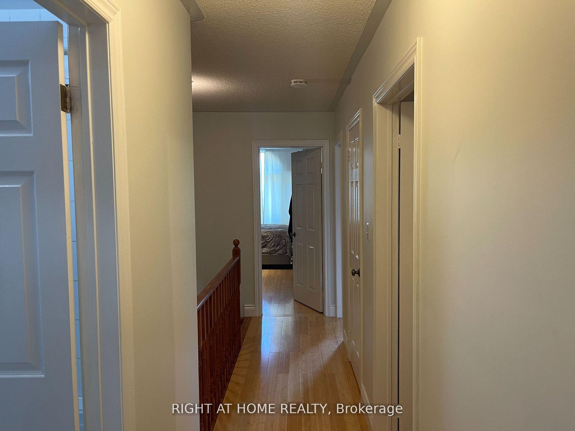 Photo 10 of 18 Archbury Circle, Caledon, Bolton East — HOMEH