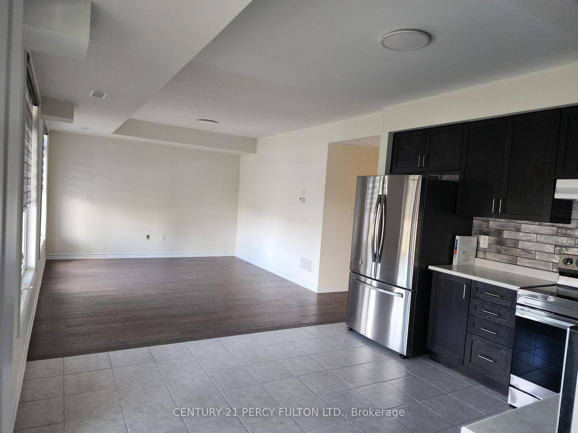Photo 4 of Unit 107, 2540 Willam Jackson Drive, Pickering, Duffin Heights — HOMEH