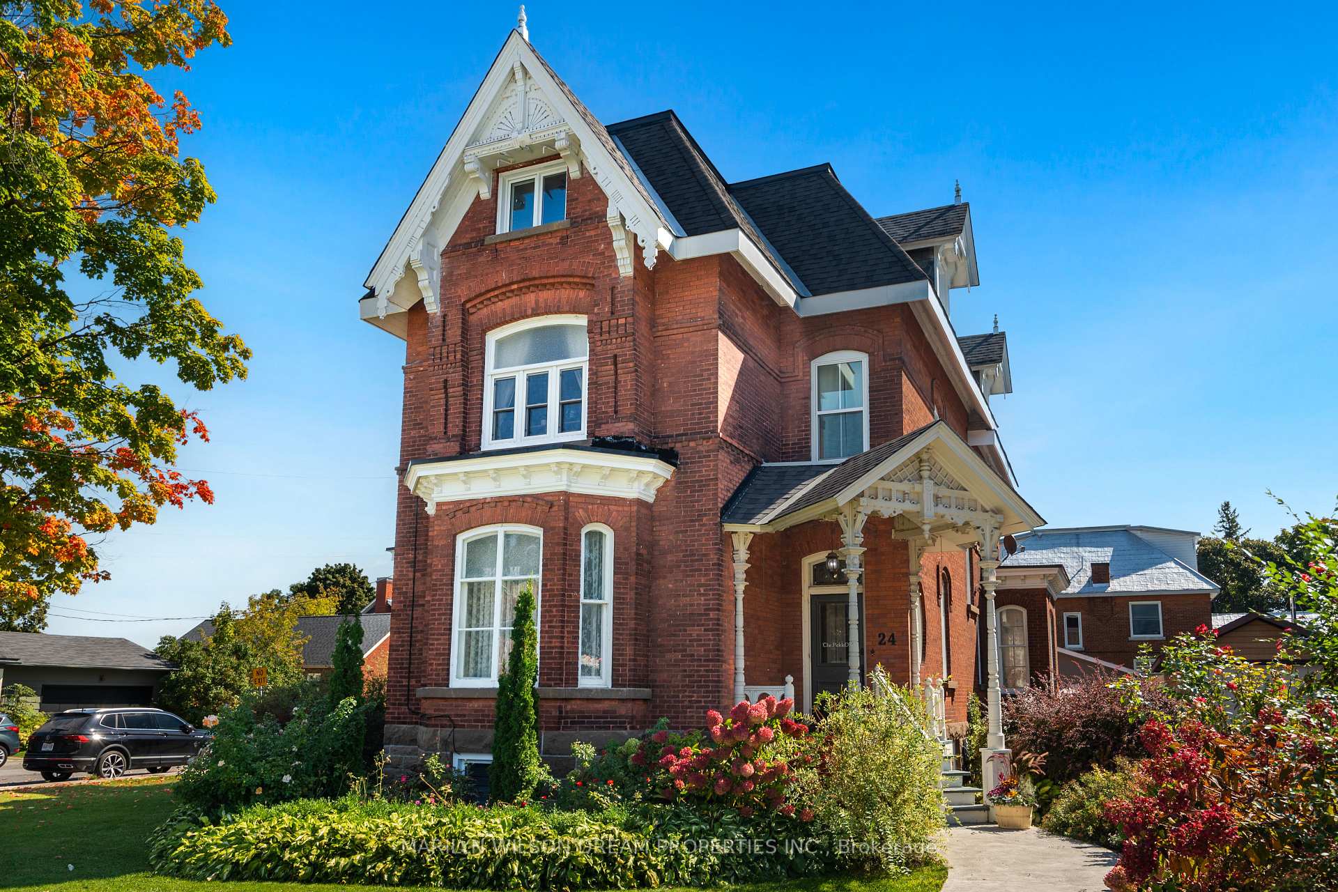 Front of 24 Lake Avenue W