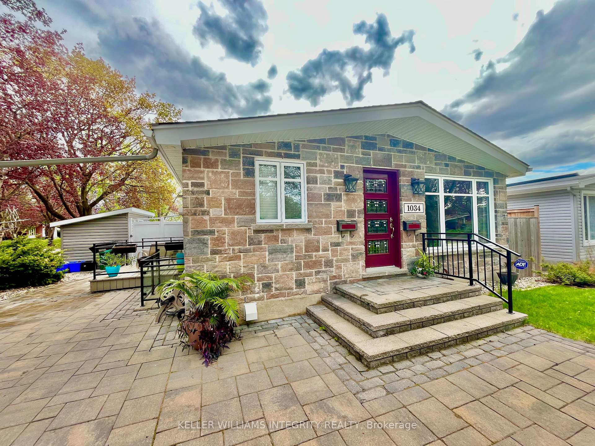 Photo 3 of Unit A, 1034 Edmond Avenue, Ottawa, Elmvale Acres/Urbandale — HOMEH