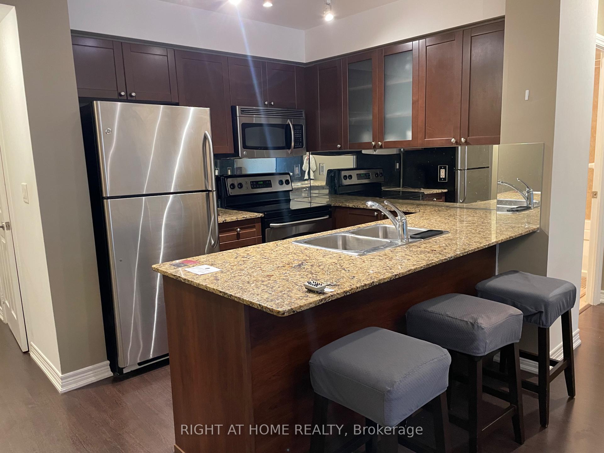 Front of Unit 807, 761 Bay Street