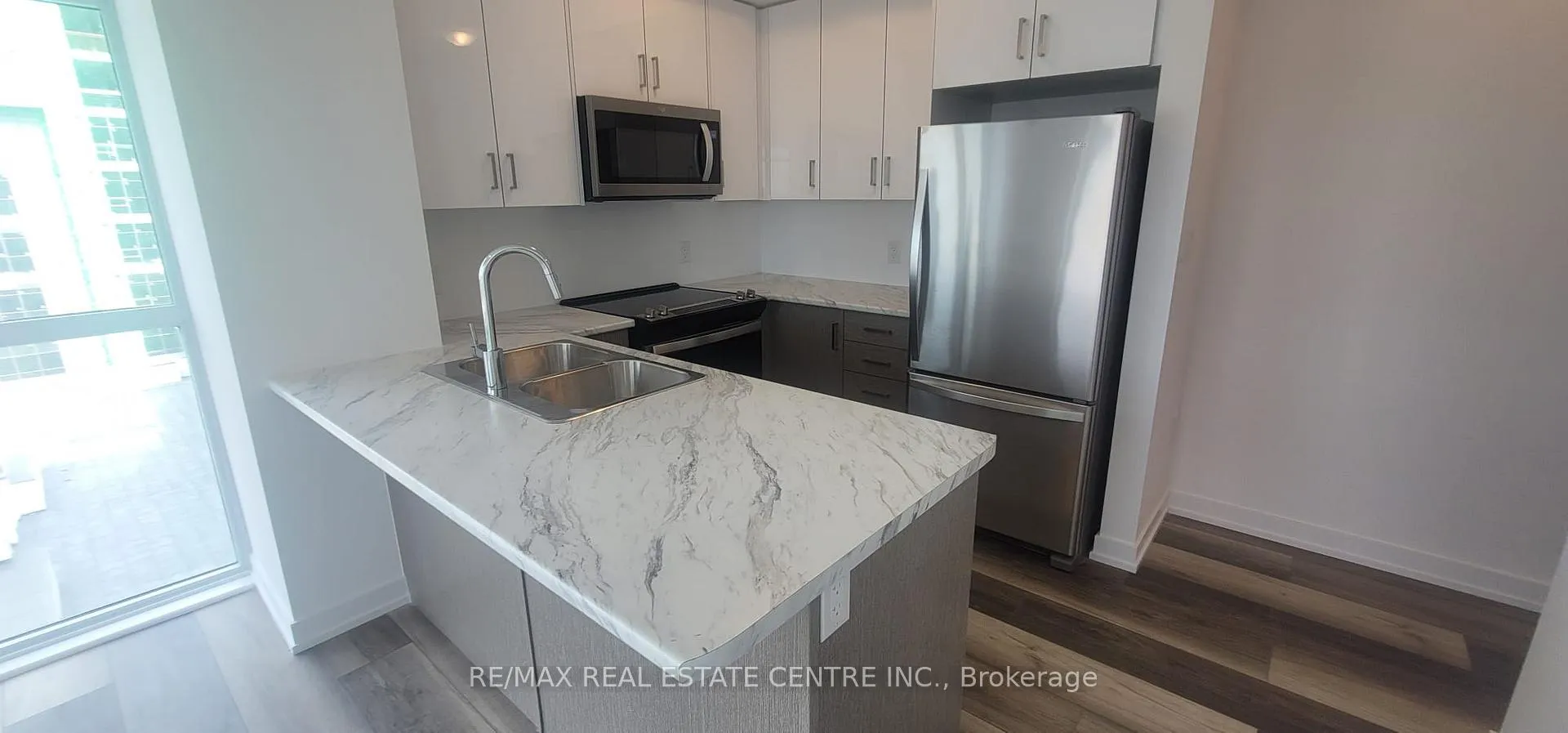 Photo 4 of Unit 805, 450 Dundas Street E, Hamilton, Waterdown — HOMEH