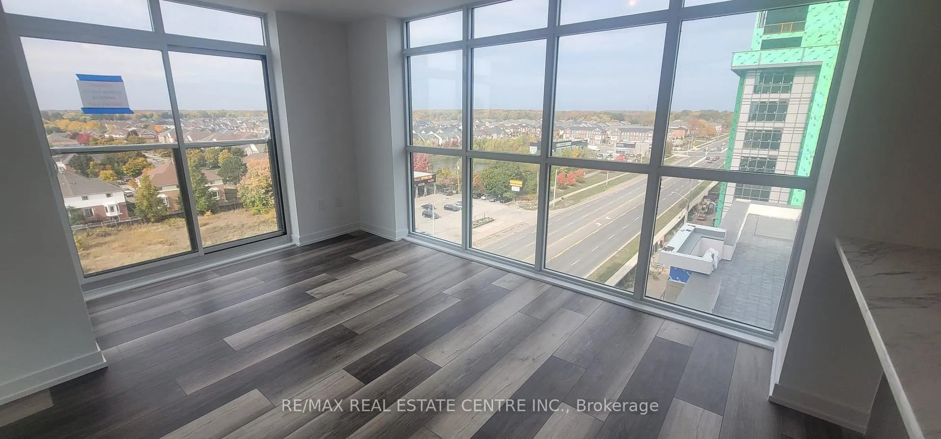 Photo 9 of Unit 805, 450 Dundas Street E, Hamilton, Waterdown — HOMEH