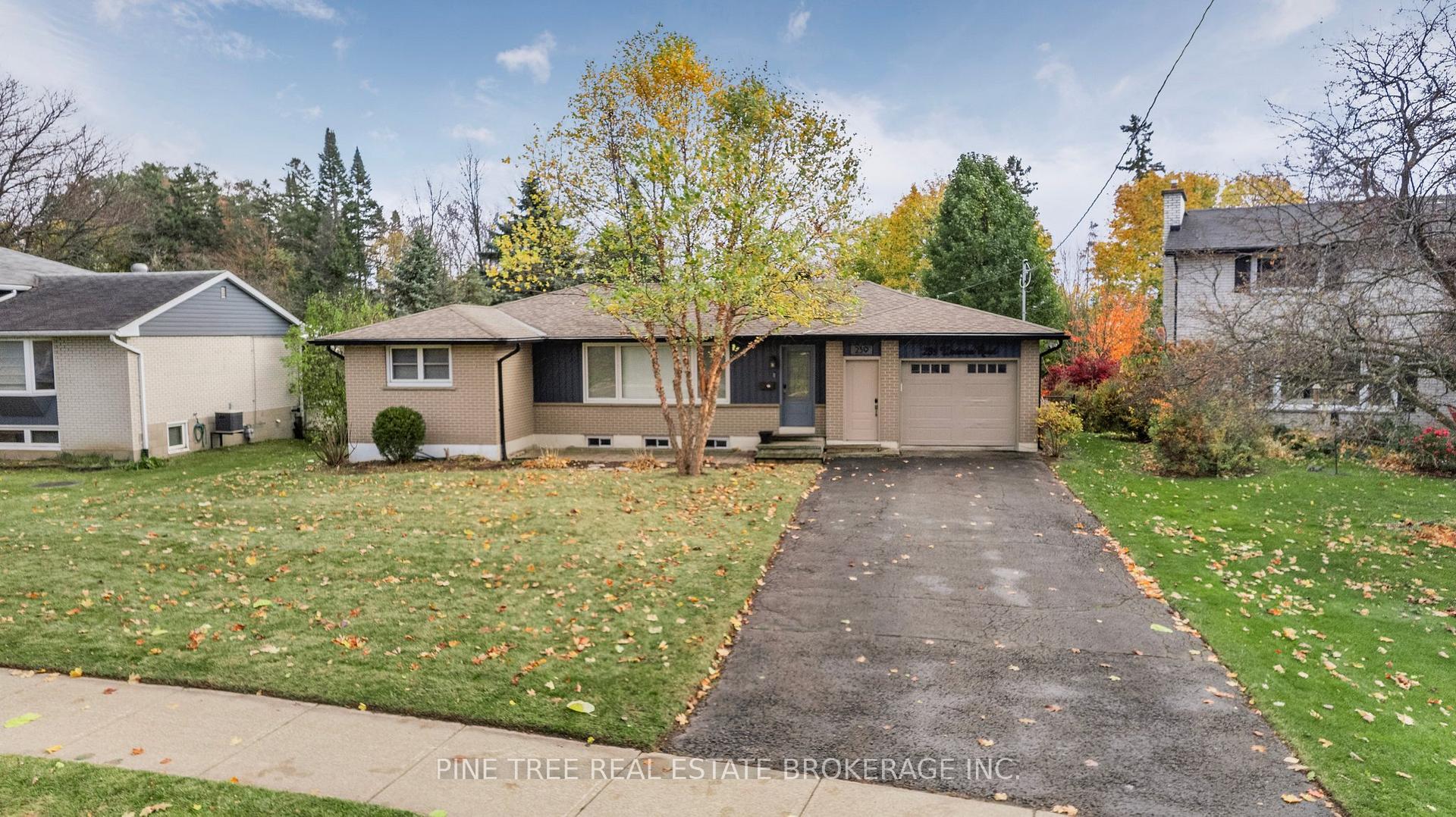 Photo 2 of 239 Warnica Road, Barrie, Innis-Shore — HOMEH