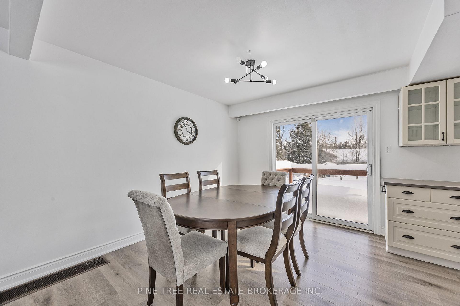 Photo 6 of 239 Warnica Road, Barrie, Innis-Shore — HOMEH