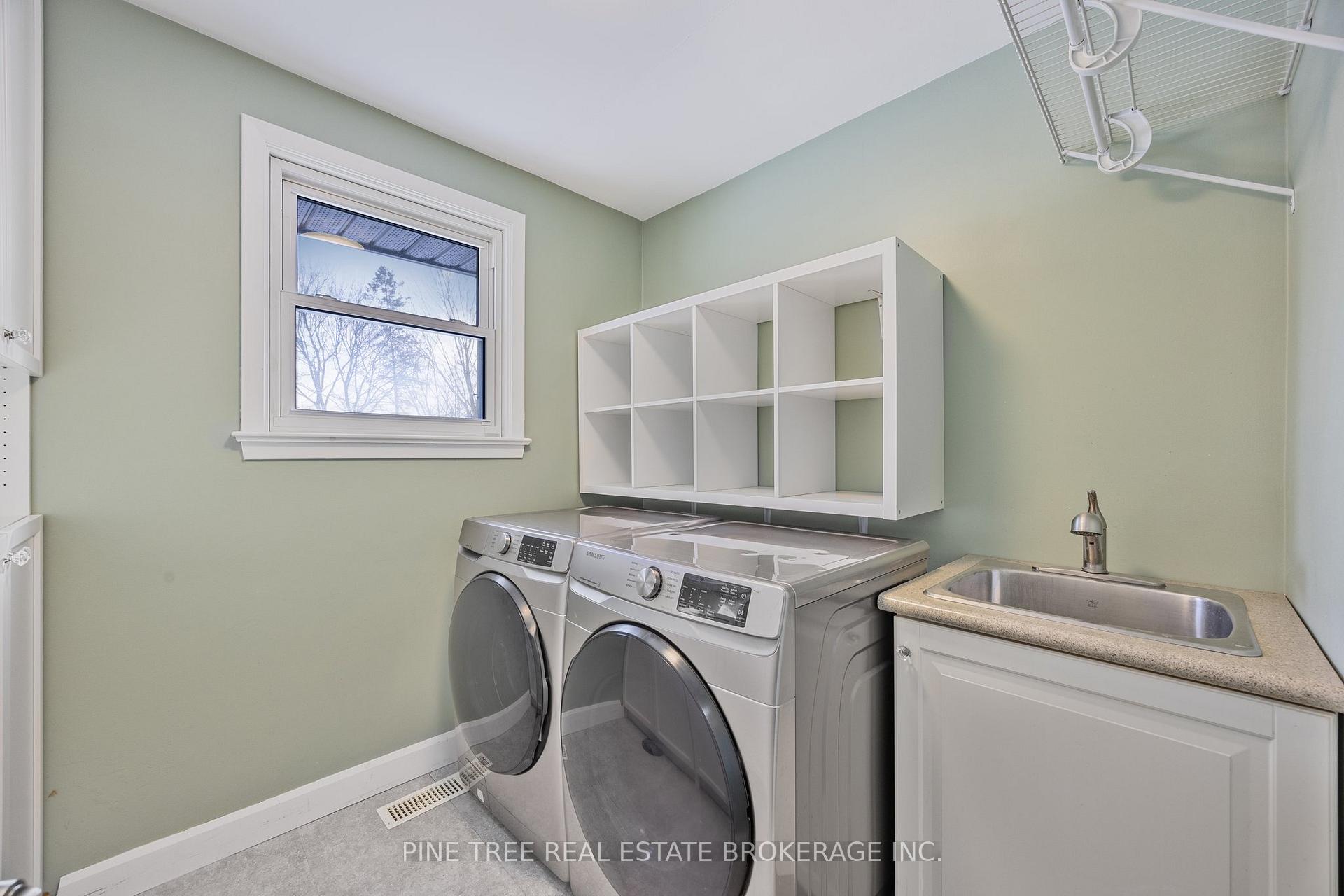 Photo 12 of 239 Warnica Road, Barrie, Innis-Shore — HOMEH
