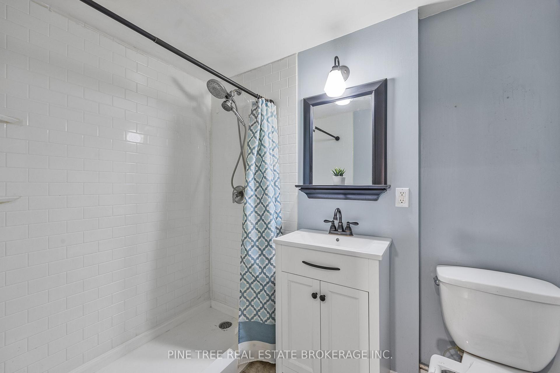 Photo 28 of 239 Warnica Road, Barrie, Innis-Shore — HOMEH