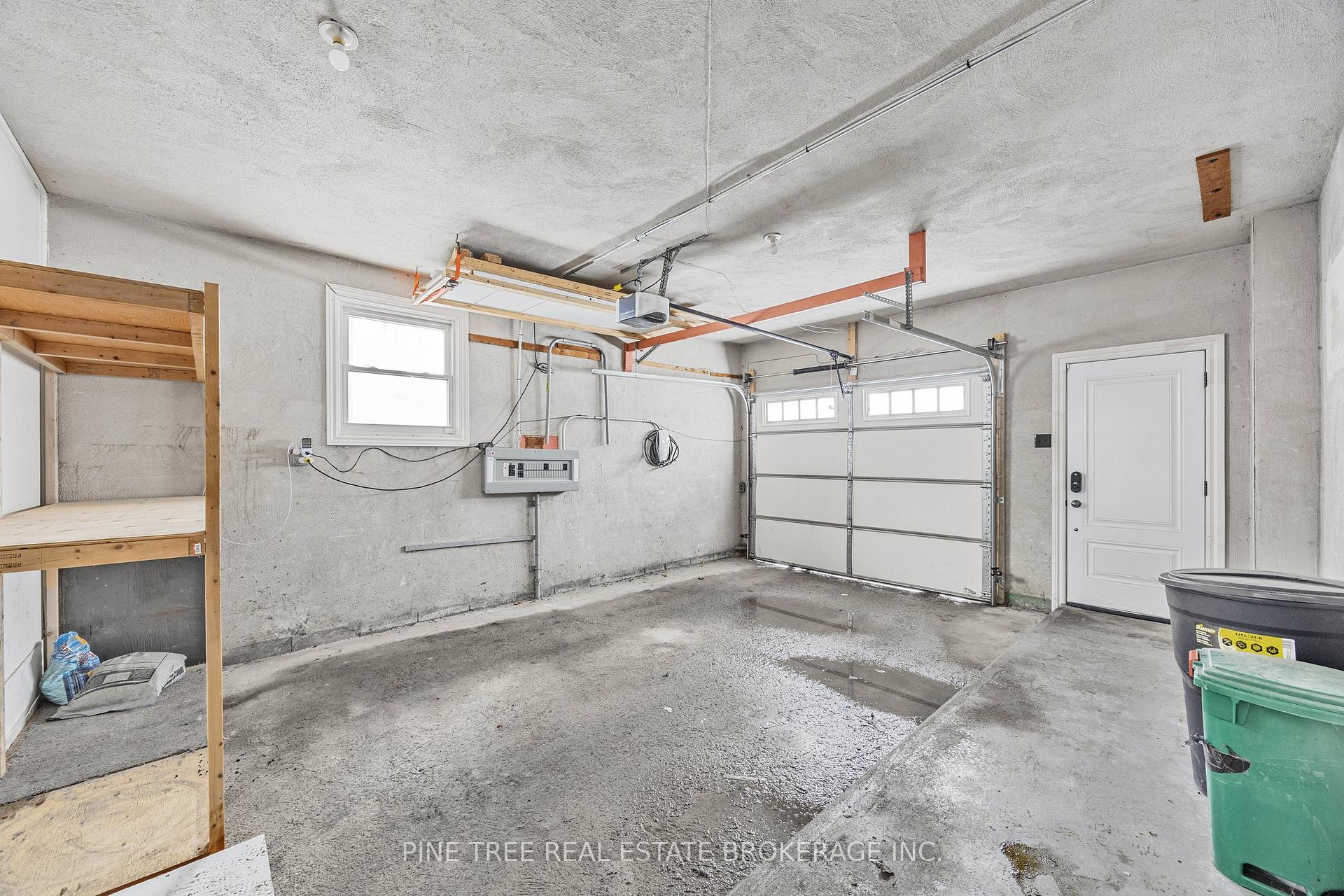 Photo 31 of 239 Warnica Road, Barrie, Innis-Shore — HOMEH