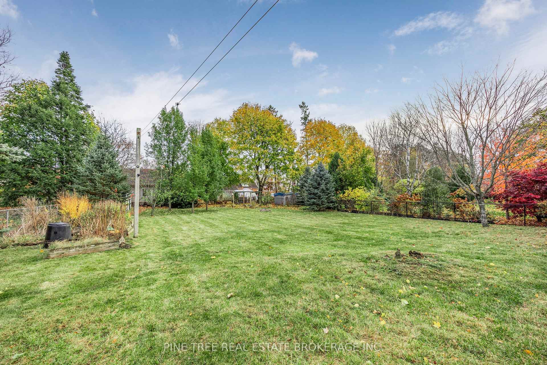 Photo 33 of 239 Warnica Road, Barrie, Innis-Shore — HOMEH
