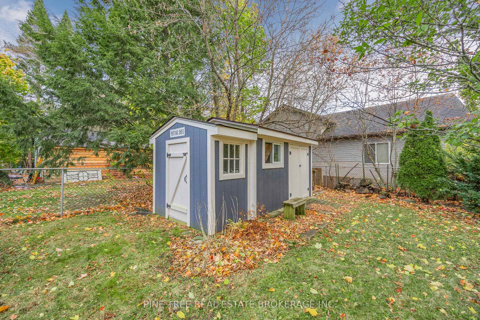 Photo 39 of 239 Warnica Road, Barrie, Innis-Shore — HOMEH
