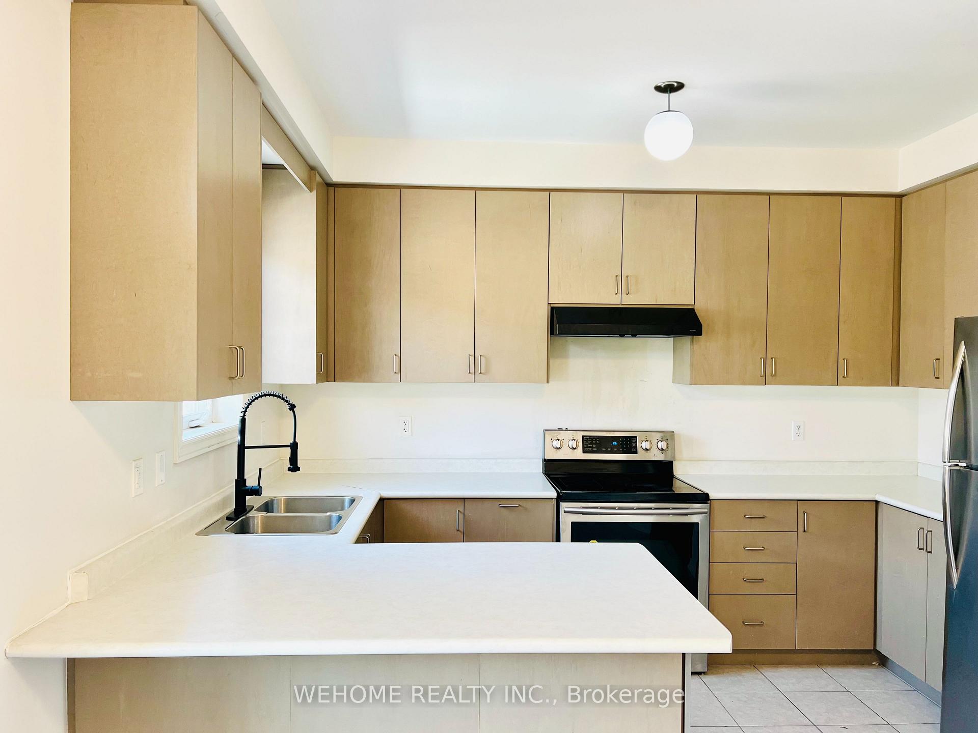 Photo 2 of 32 Fanny Grove Way, Markham, Greensborough — HOMEH