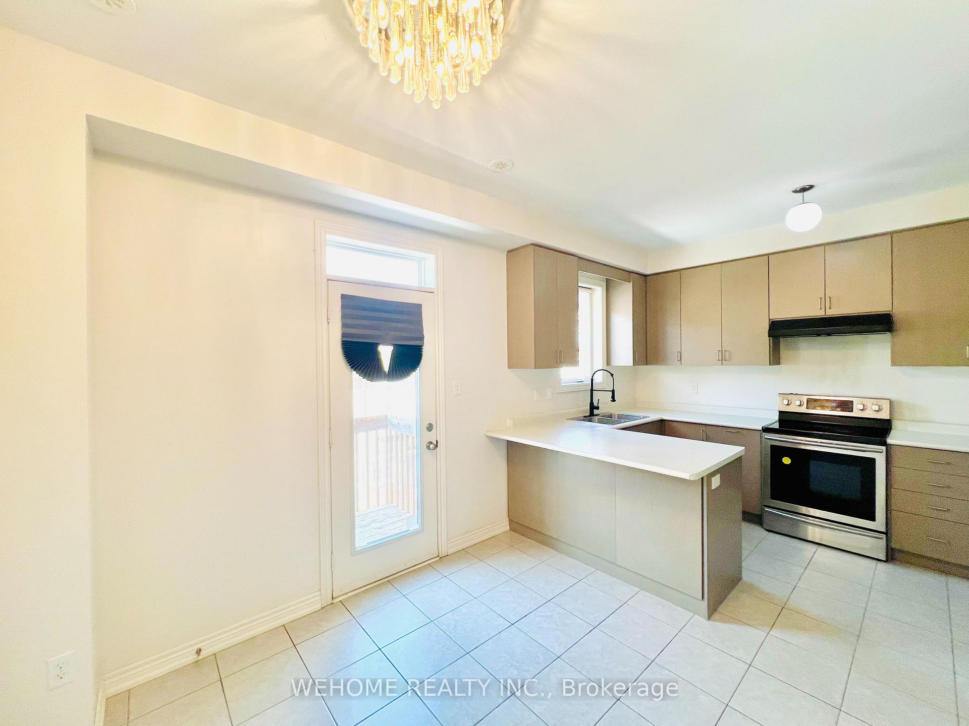 Photo 5 of 32 Fanny Grove Way, Markham, Greensborough — HOMEH