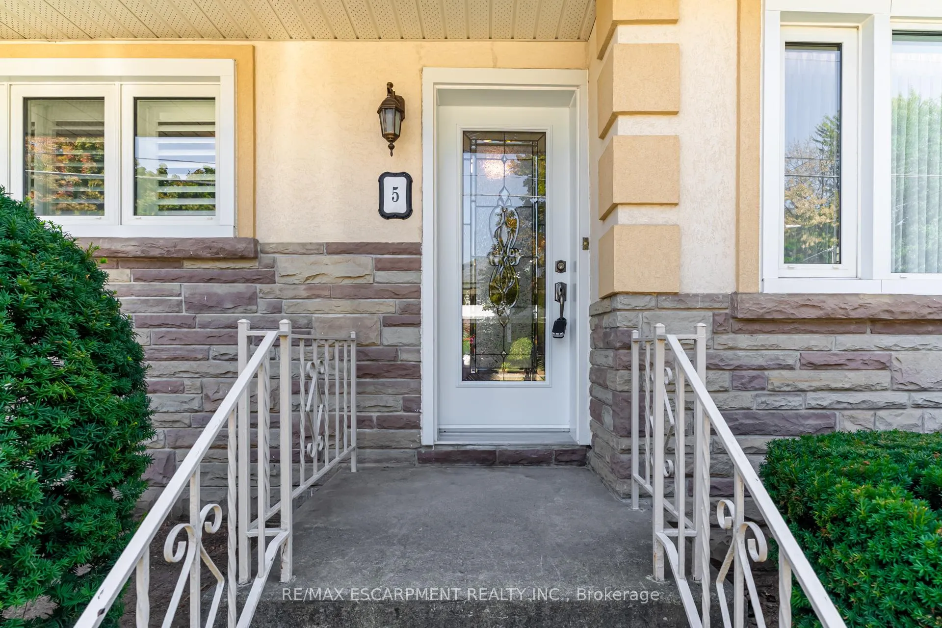 Photo 4 of 5 Albert Street E, New Tecumseth, Alliston — HOMEH