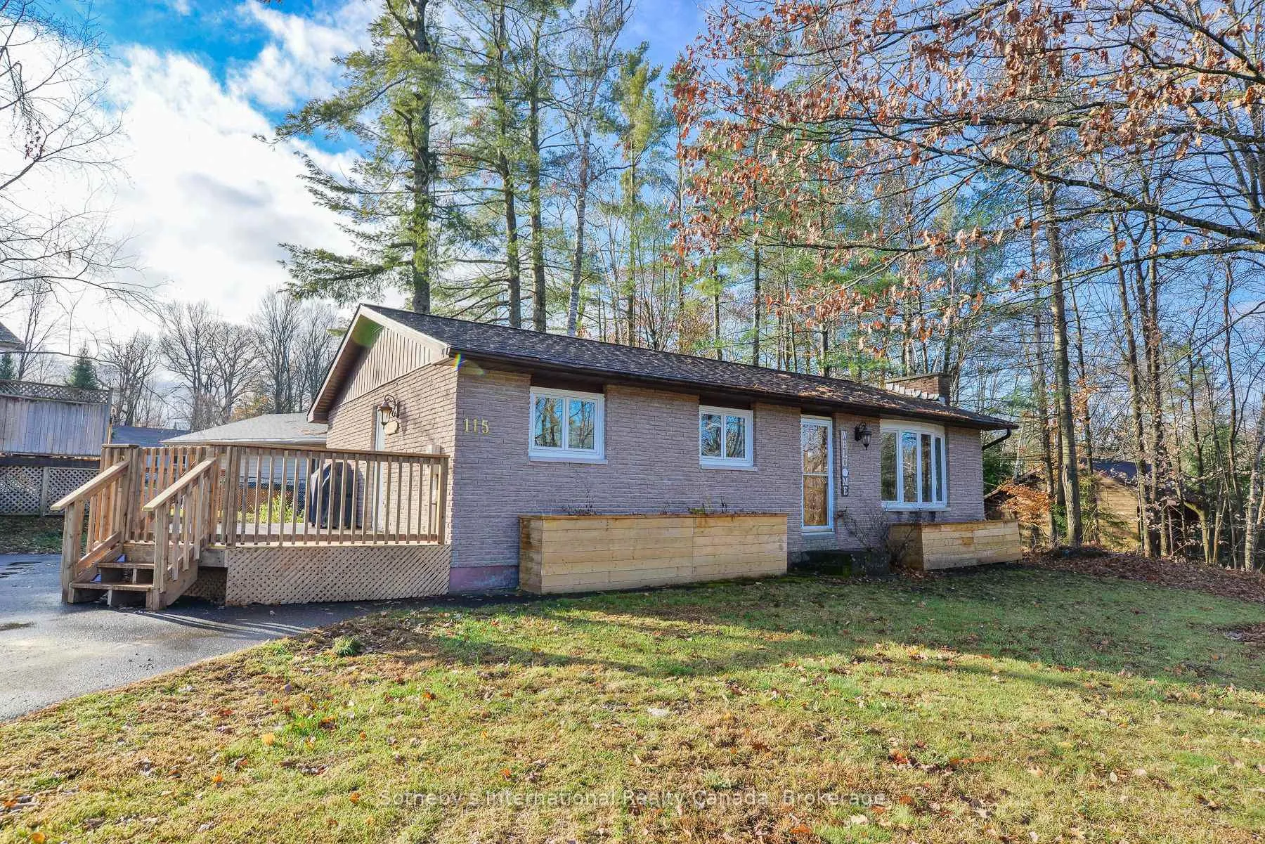 Photo 1 of 115 Segwun Boulevard, Gravenhurst, Muskoka (S) — HOMEH