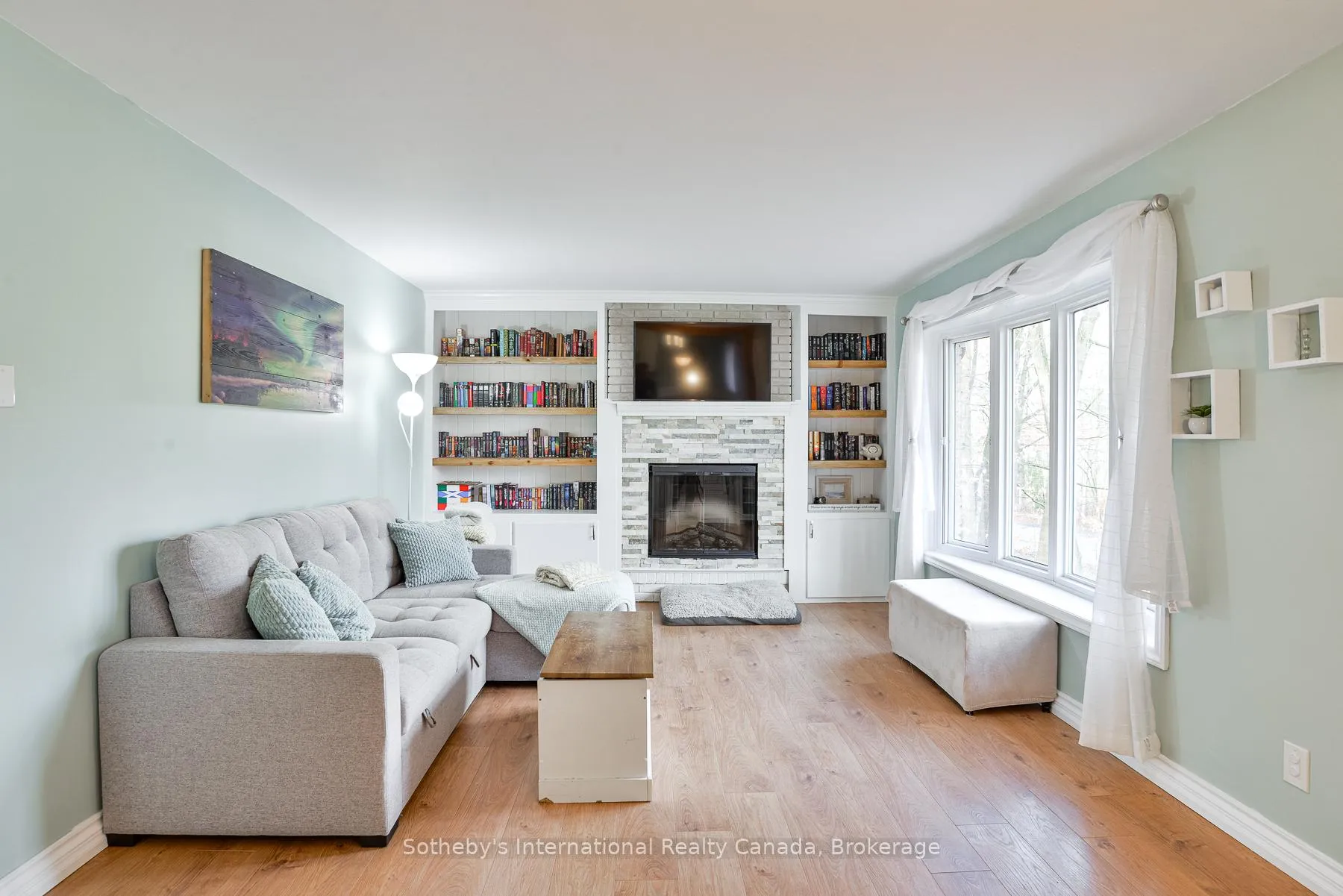 Photo 4 of 115 Segwun Boulevard, Gravenhurst, Muskoka (S) — HOMEH
