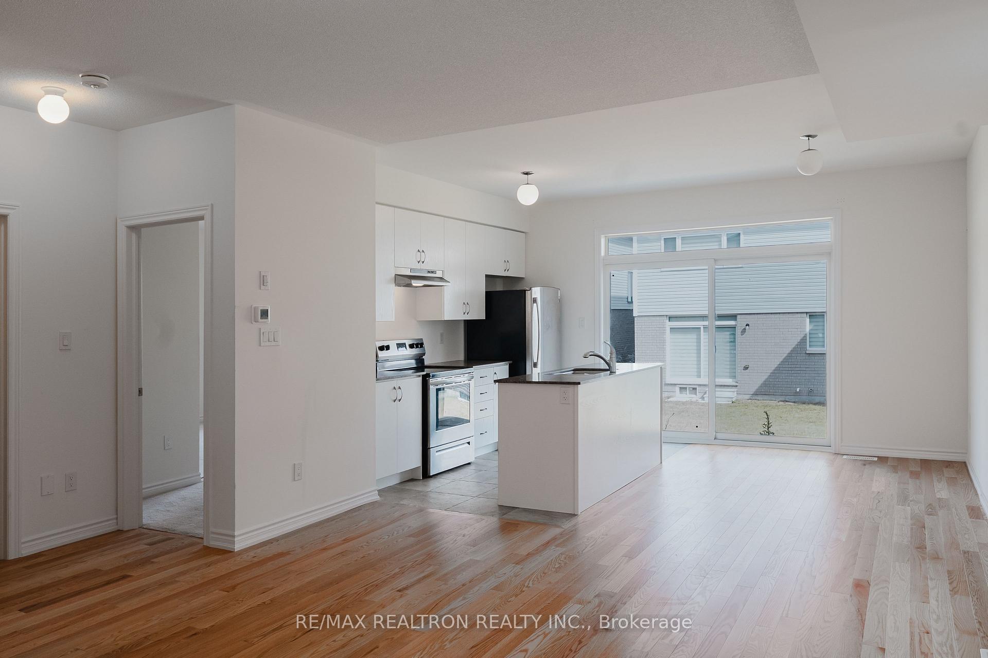 Photo 5 of 12 Bannister Road, Barrie, Rural Barrie Southeast — HOMEH