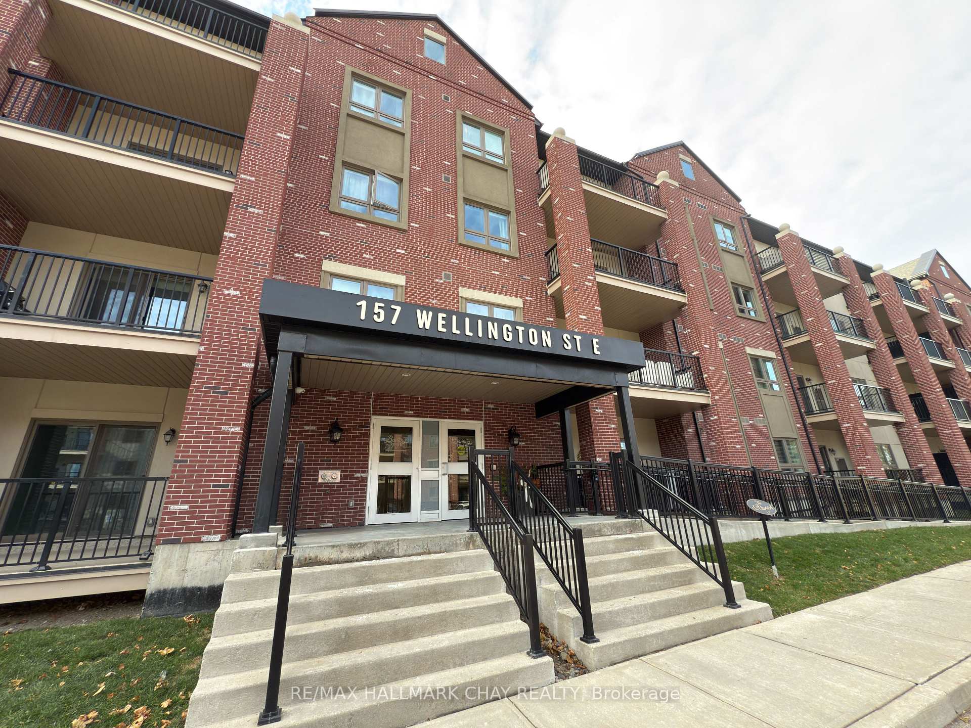 Front of Unit 203, 157 Wellington Street E