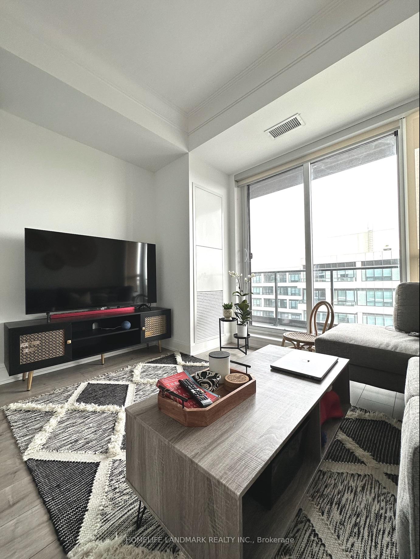 Photo 2 of Unit 1009, 18 Water Walk Drive, Markham, Unionville — HOMEH
