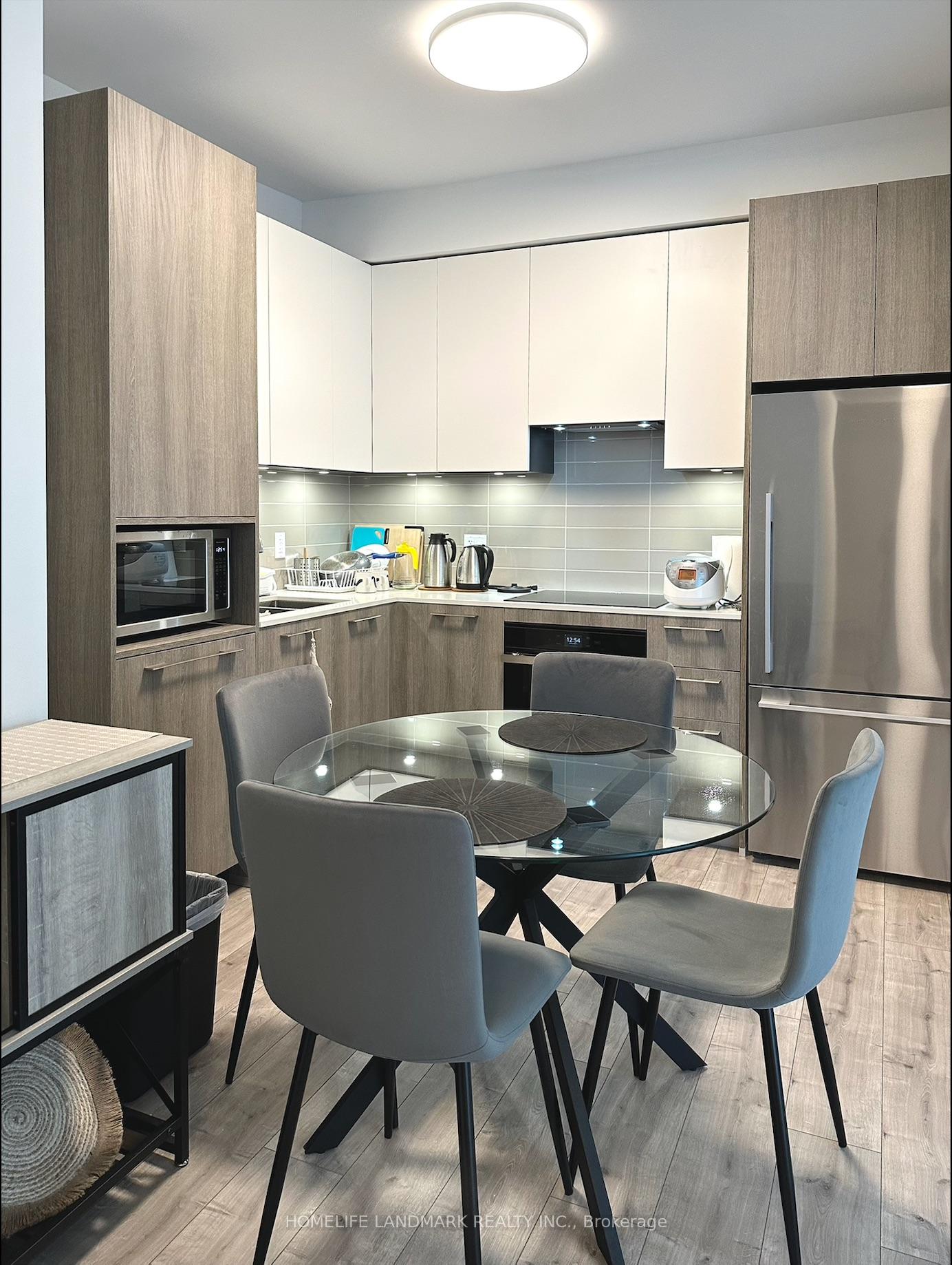 Photo 3 of Unit 1009, 18 Water Walk Drive, Markham, Unionville — HOMEH