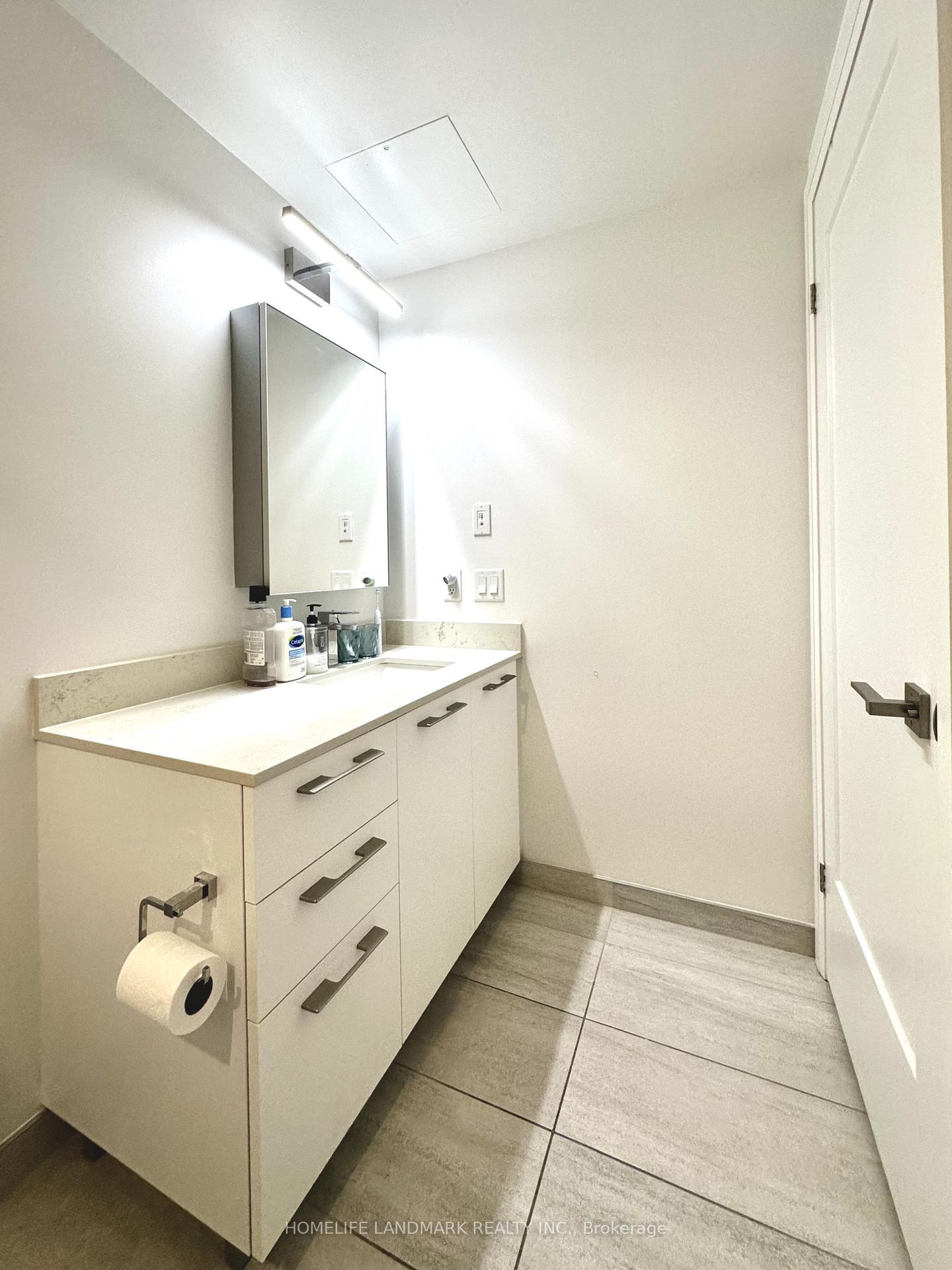 Photo 6 of Unit 1009, 18 Water Walk Drive, Markham, Unionville — HOMEH
