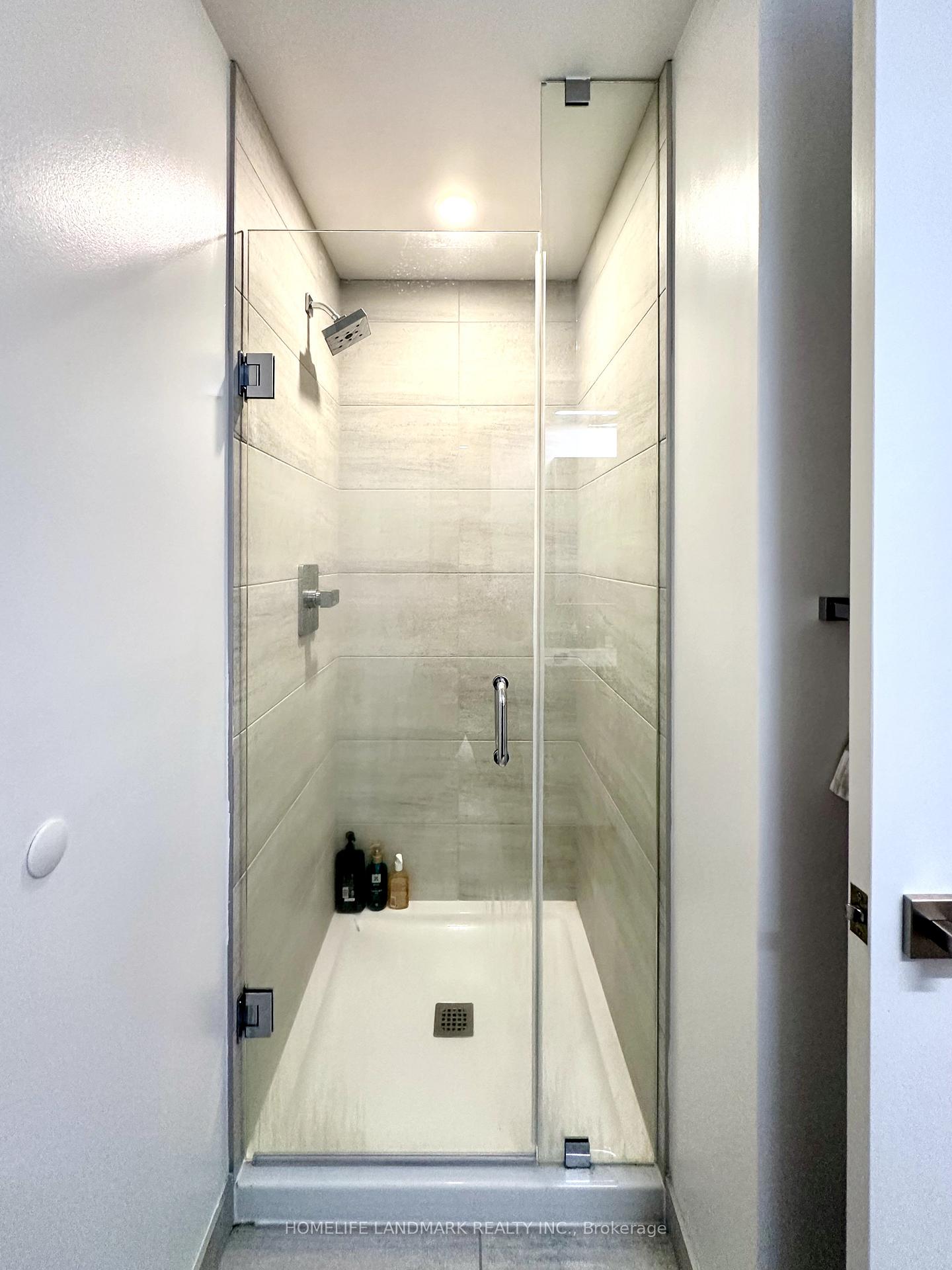 Photo 7 of Unit 1009, 18 Water Walk Drive, Markham, Unionville — HOMEH
