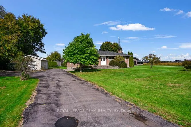 Photo 3 of 2214 County 2 Road, Edwardsburgh/Cardinal, Edwardsburgh/Cardinal Twp — HOMEH