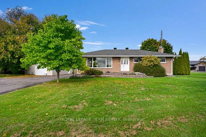 Photo 4 of 2214 County 2 Road, Edwardsburgh/Cardinal, Edwardsburgh/Cardinal Twp — HOMEH
