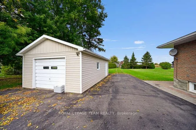 Photo 5 of 2214 County 2 Road, Edwardsburgh/Cardinal, Edwardsburgh/Cardinal Twp — HOMEH