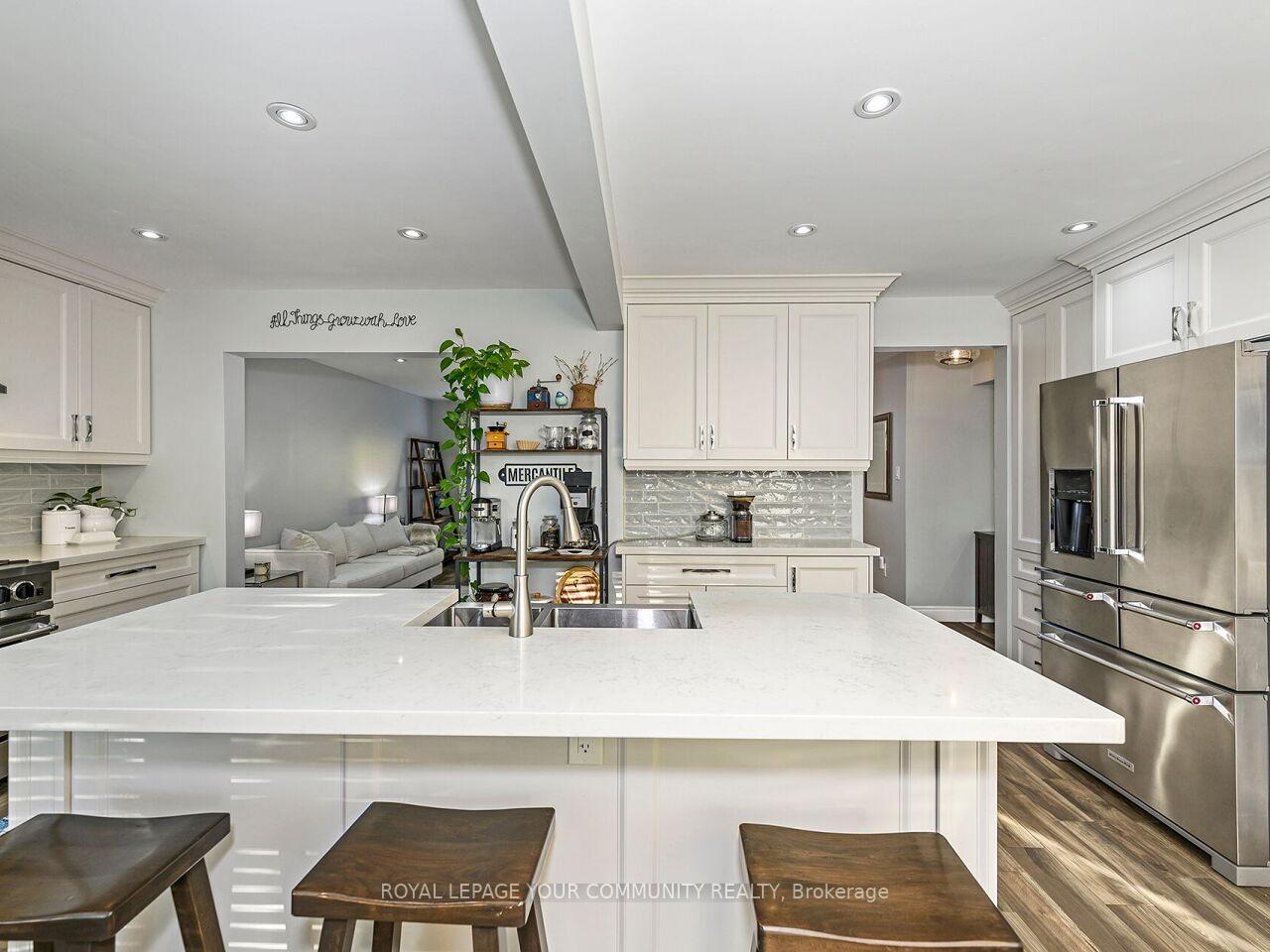 Photo 8 of 52 Keystone Drive, Brampton, Brampton South — HOMEH
