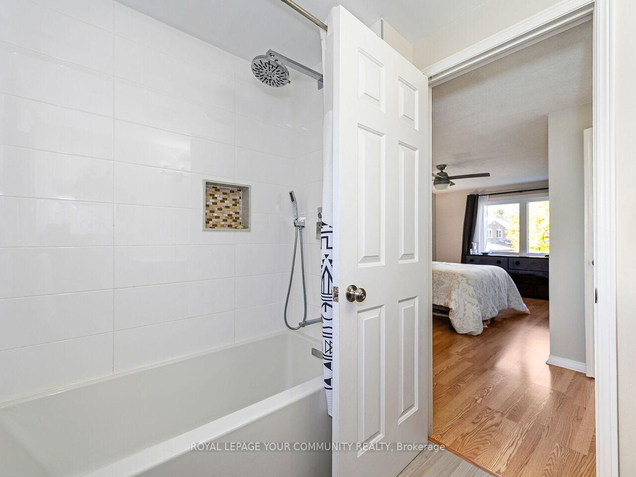 Photo 20 of 52 Keystone Drive, Brampton, Brampton South — HOMEH