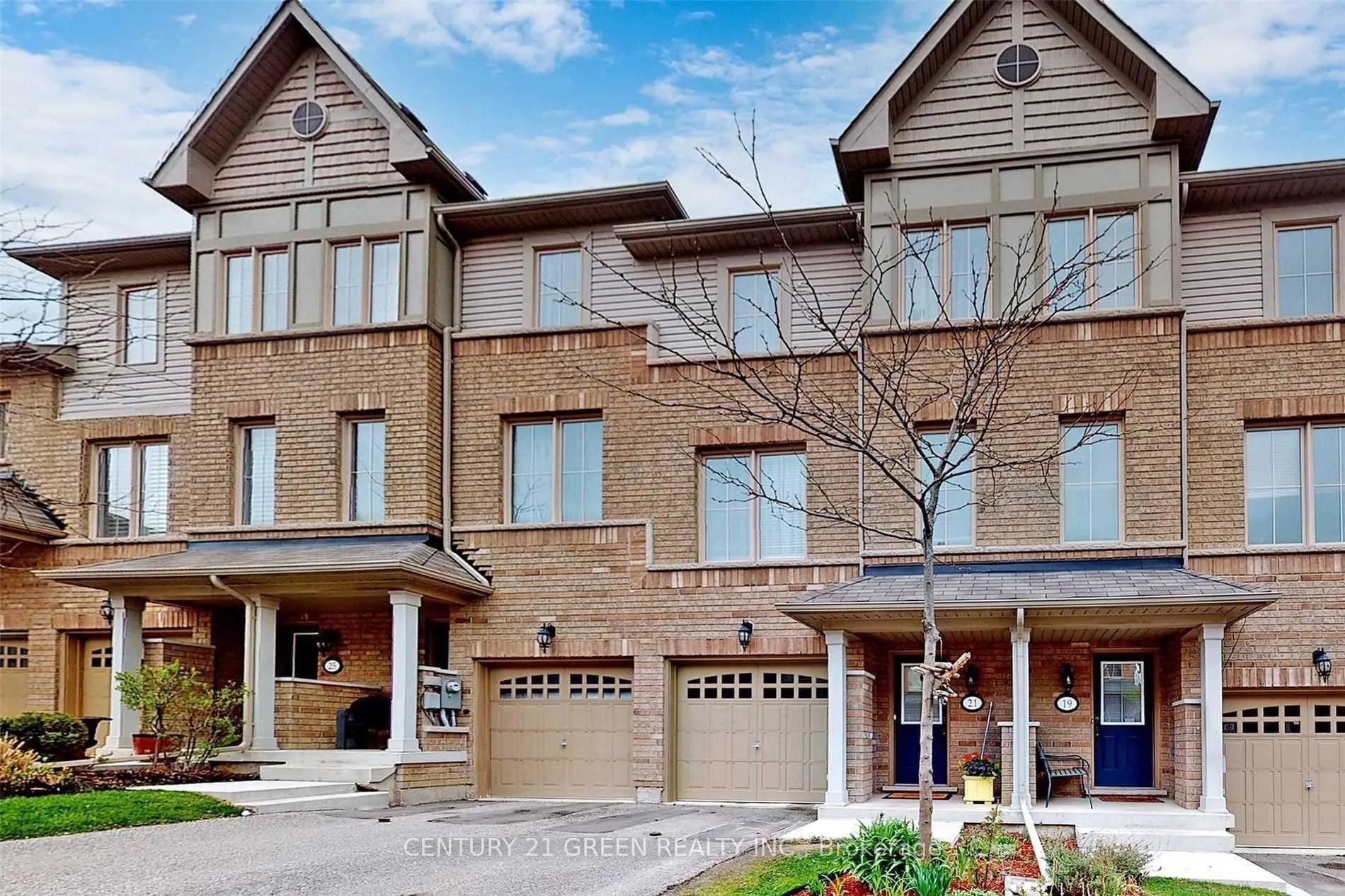 Photo 2 of 21 Cedar Lake Crescent, Brampton, Bram West — HOMEH