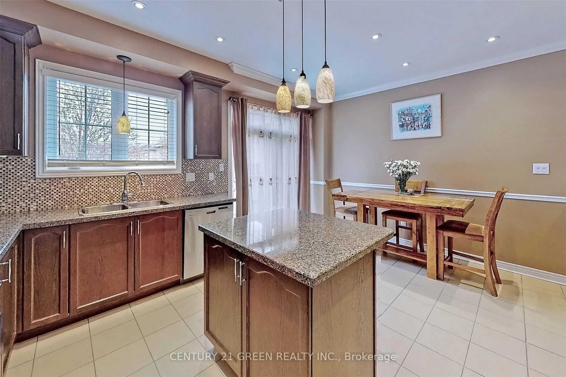 Photo 8 of 21 Cedar Lake Crescent, Brampton, Bram West — HOMEH